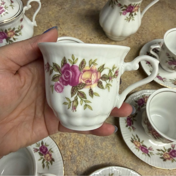 15 piece Vintage English Rose Crystal clear tea set - Picture 3 of 10